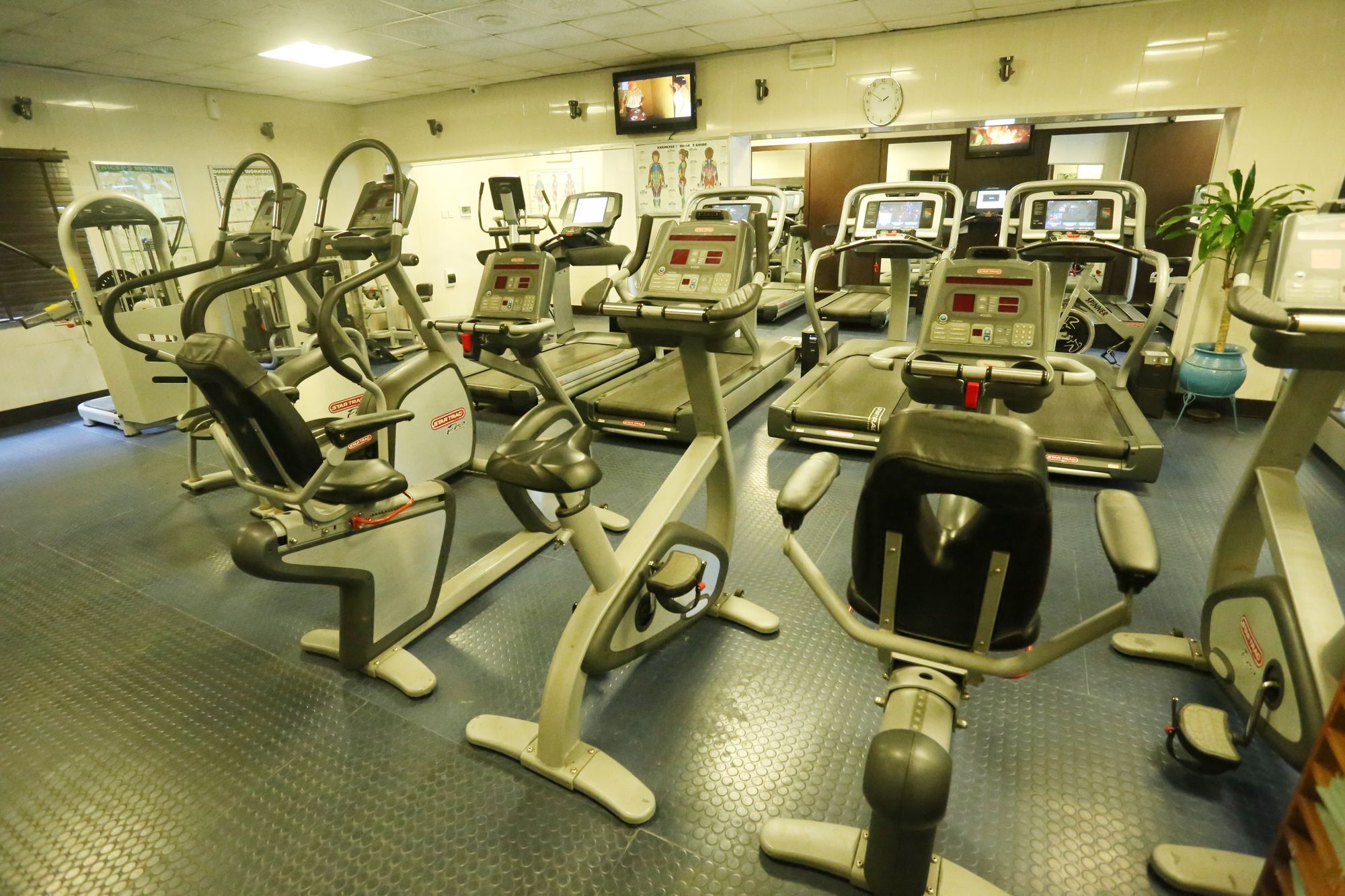Sunfit - Fitness, Spa, Accommodation Aliayabiagba Luaran gambar